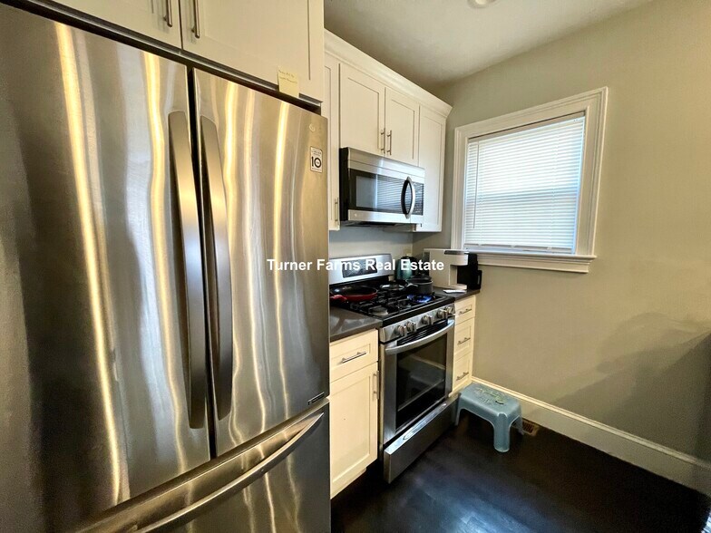 Building Photo - 93 Grant St