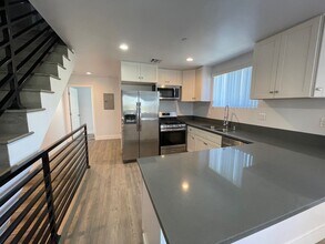 Building Photo - 2131