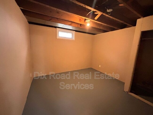 Building Photo - 2309 Byron St