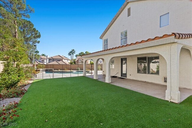 Building Photo - 9300 Valencia Canyon Dr