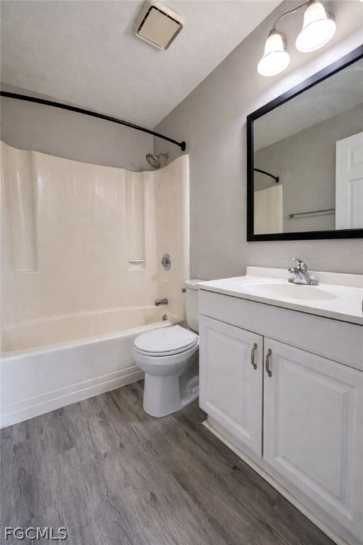 Building Photo - 1718 SW Santa Barbara Pl