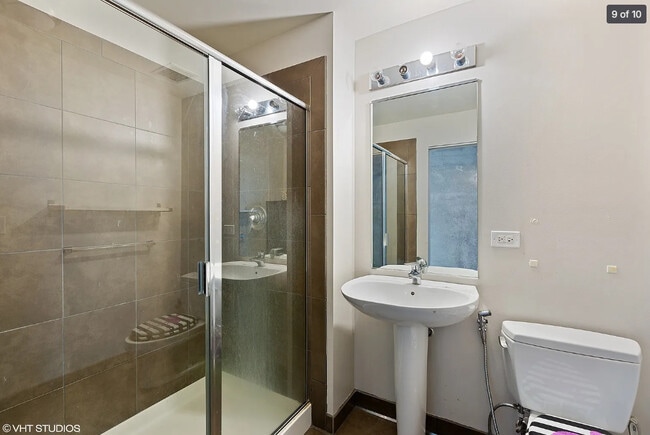 Building Photo - 1720 S Michigan Ave