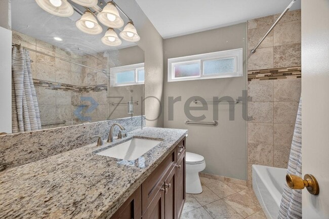 Building Photo - 13333 Rollin Glen Rd