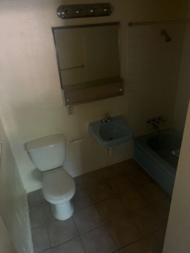 Building Photo - 1 Bedroom 1 Bath In Central Las Vegas