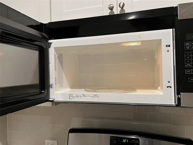 Building Photo - 341 Mary Max Cir