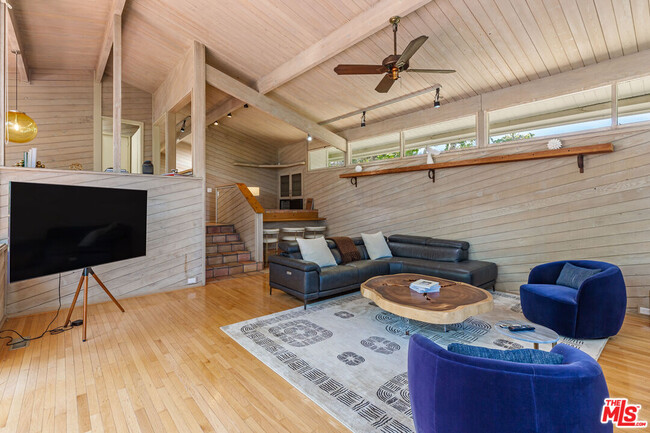 Building Photo - 28818 Selfridge Dr