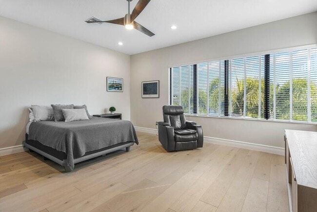 Building Photo - 17317 Santaluce Mnr