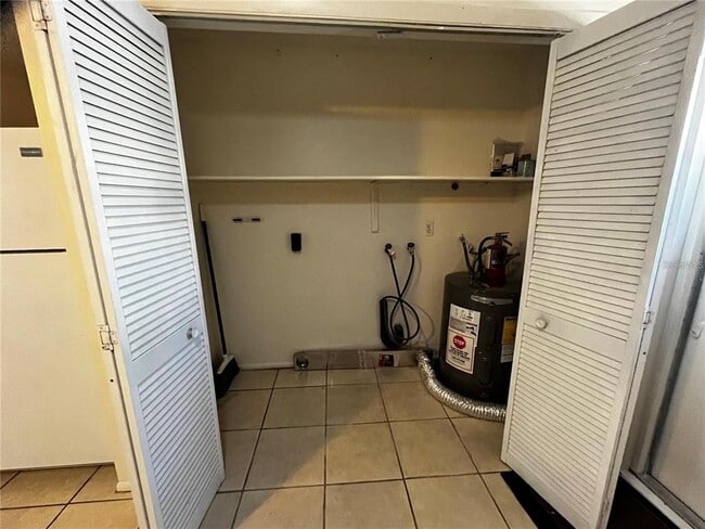 Building Photo - 15701 Waverly St