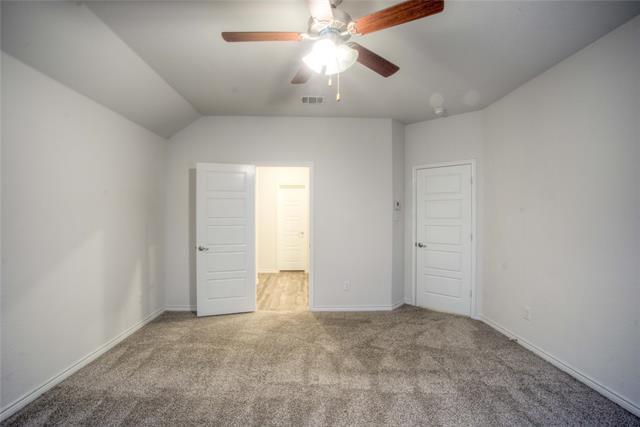 Building Photo - 621 Jamestown Ln