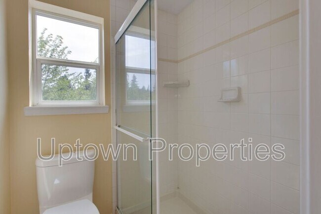 Building Photo - 3706 SW Troy St