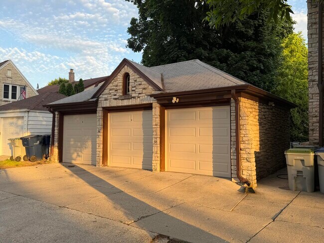 Building Photo - 2848 N 70th St