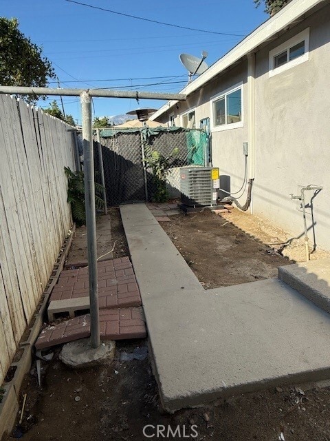 Building Photo - 410 E Park St