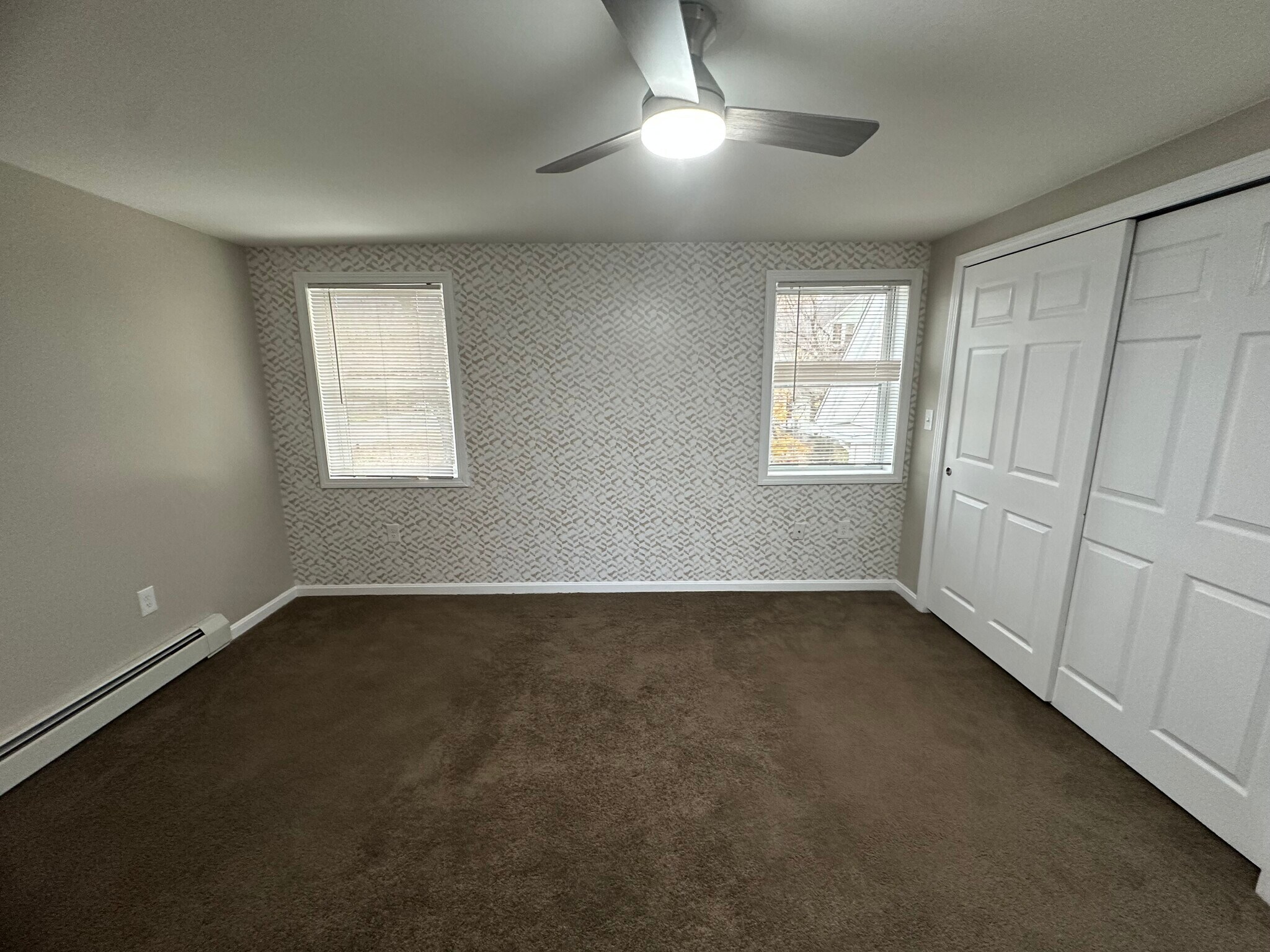 Building Photo - 17 Central St