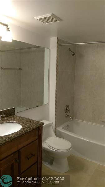 Building Photo - 2640 S University Dr