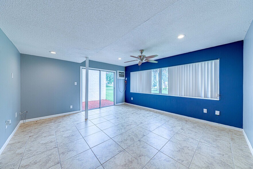 Building Photo - 1241 St Andrews Dr