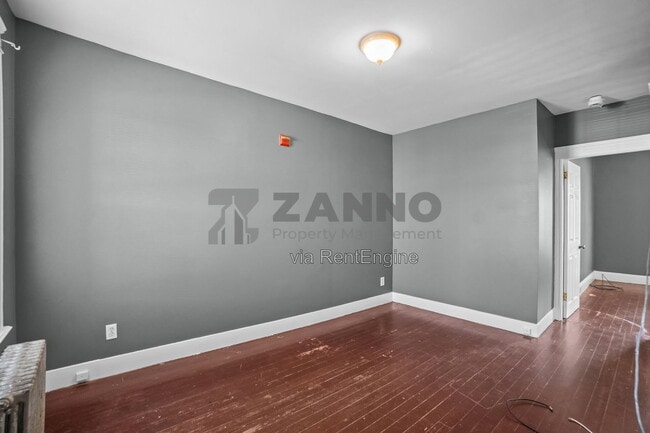 Building Photo - 72 Mowry St
