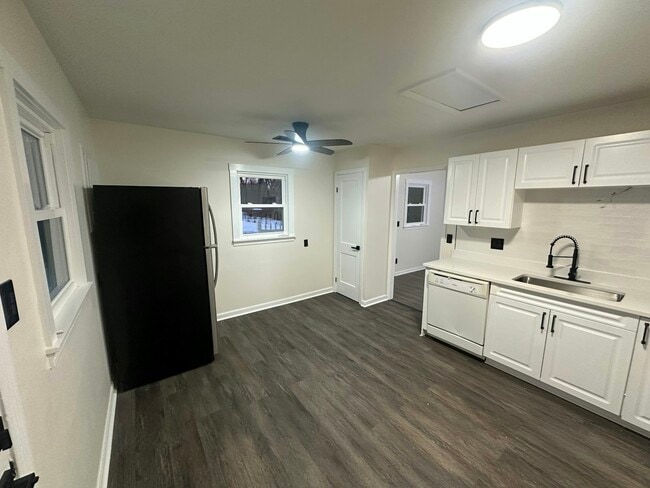 Building Photo - 6128 Red Bank Rd