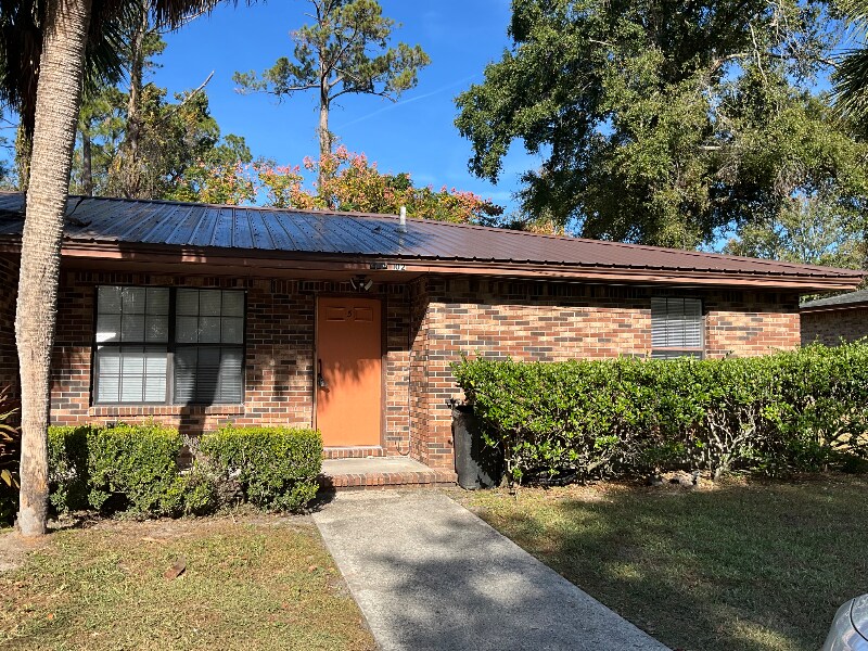 Building Photo - 283 SW Leisure Dr