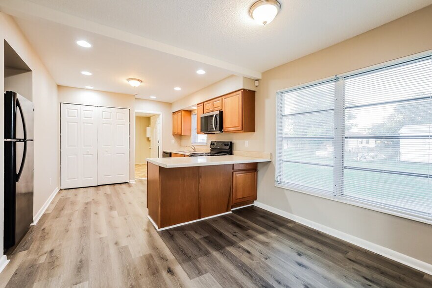 Building Photo - 115 Daleview Ave