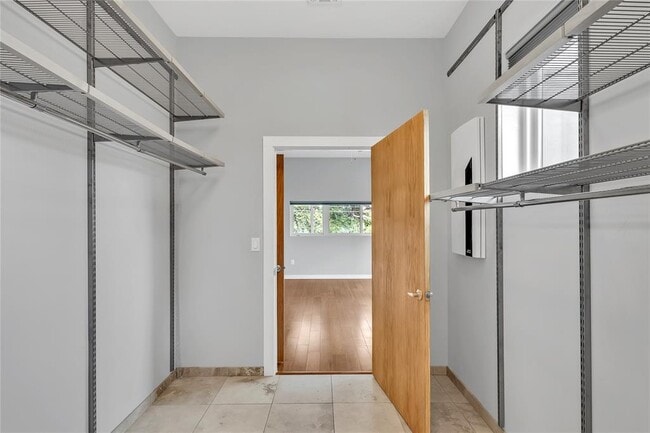 Building Photo - 1518 Parker Ln