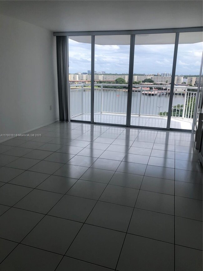Building Photo - 18081 Biscayne Blvd