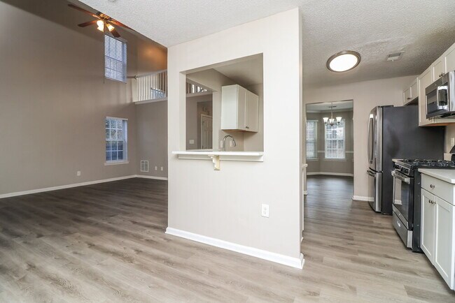 Building Photo - 2756 River Tree Dr