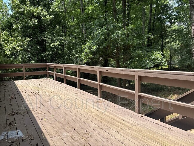 Building Photo - 5798 Hilton Ridge Rd