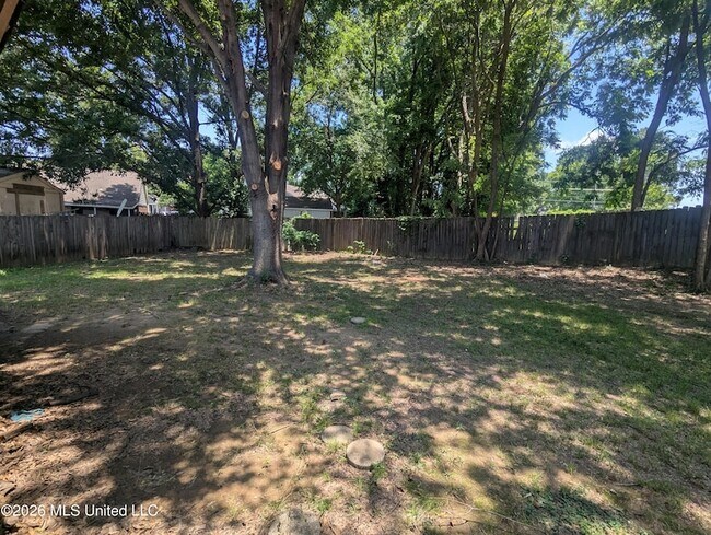 Building Photo - 904 Acorn Cove