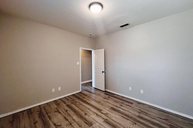 Building Photo - 5518 104th St