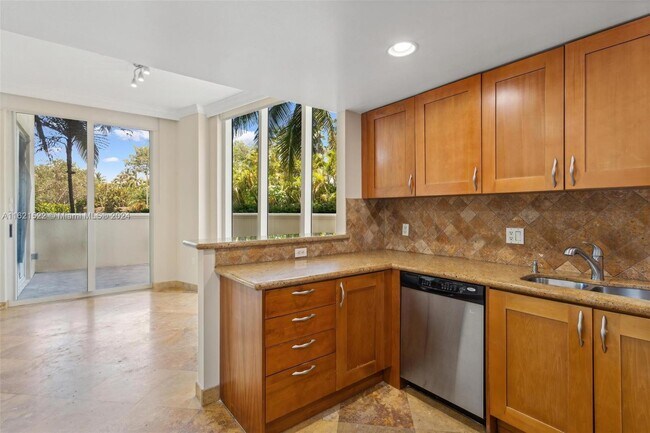 Building Photo - 1745 E Hallandale Beach Blvd