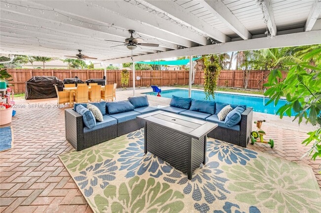 Building Photo - 15930 SW 90th Ave