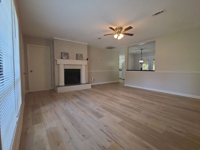 Building Photo - 3711 Conger Rd SW