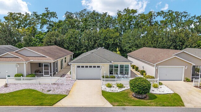 Building Photo - Furnished Annual Rental – 4-Minute Golf Cart Ride to Brownwood Town Square