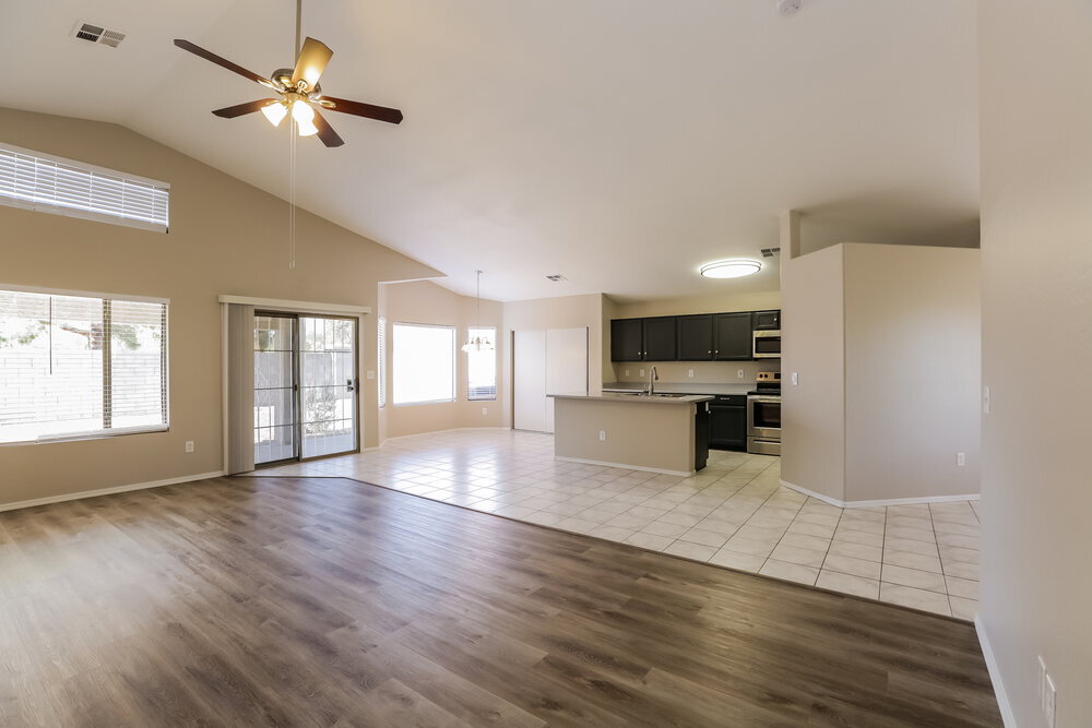 Building Photo - 1510 N Saddle St