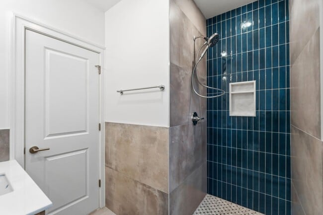 Building Photo - 685 JFK Blvd E