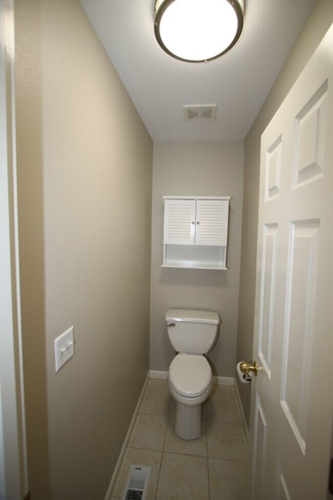 Building Photo - 9010 Sahalee Dr