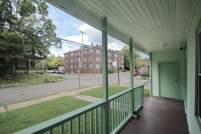 Building Photo - 446 South Ave