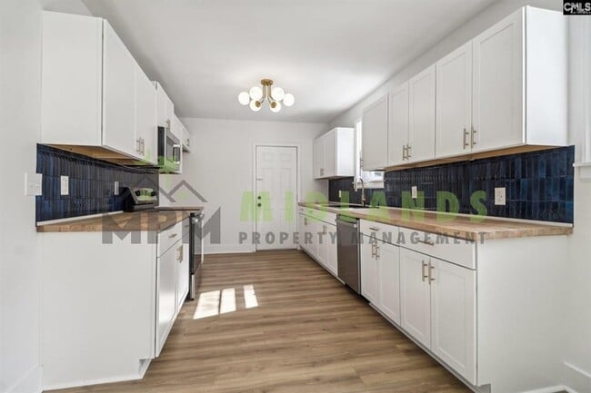 Building Photo - 2722 Dubard St
