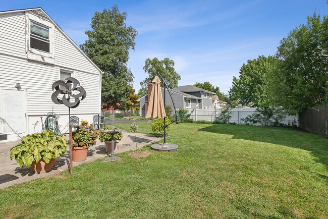 BARCKYARD 3 - 59 Meckes St