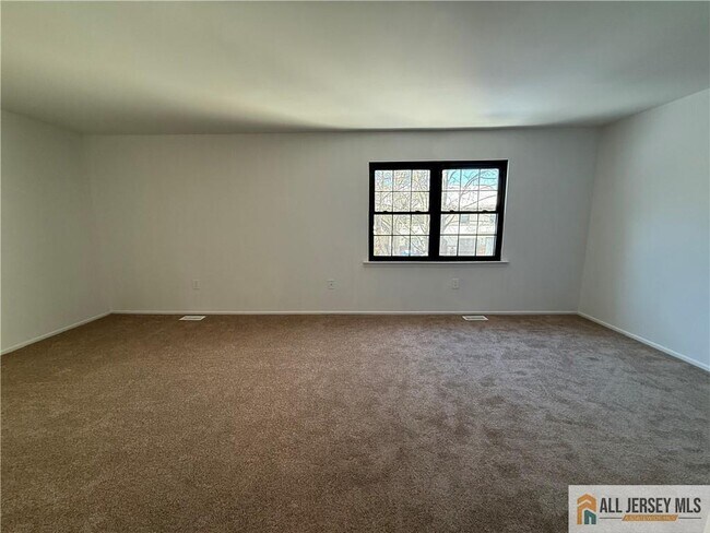 Building Photo - 123 Aspen Dr