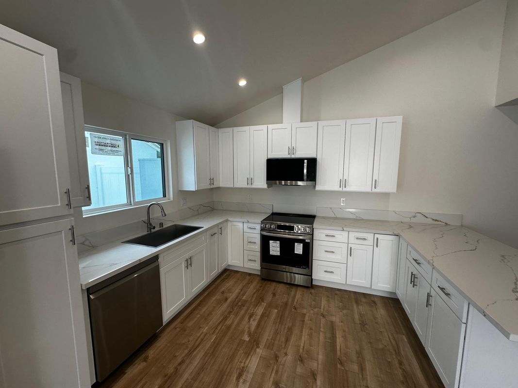 Building Photo - 15950 Cohasset