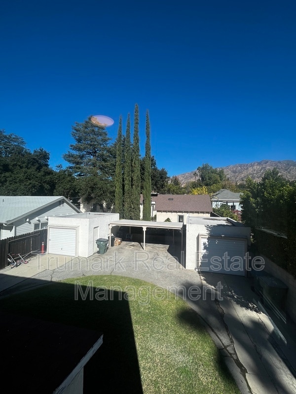 Building Photo - 1349 Elizabeth St