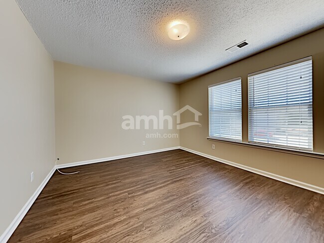 Building Photo - 161 Cherry Laural Ln