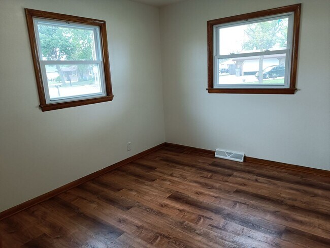 Building Photo - 3 Bedroom SFH in Bayview