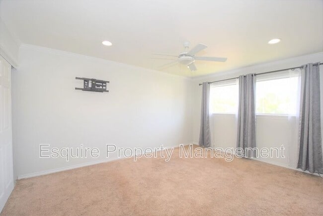 Building Photo - 2675 Munson St