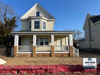 Building Photo - Newly Renovated 5 Bedroom 2.5 Bath House