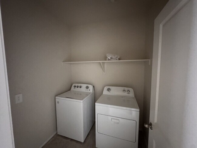 Building Photo - 5179 E Emery Rd