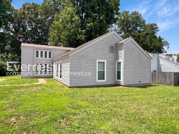 Building Photo - 3743 Oak Lake Ln