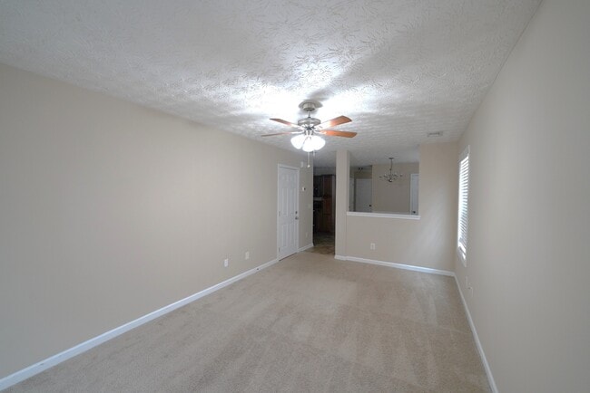 Building Photo - 221 Alton Cir