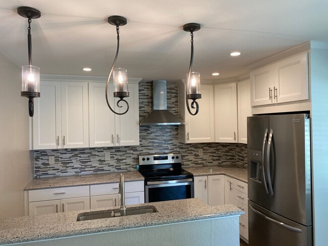 Building Photo - BLOSSOM VALLEY - Beautifully updated condo...